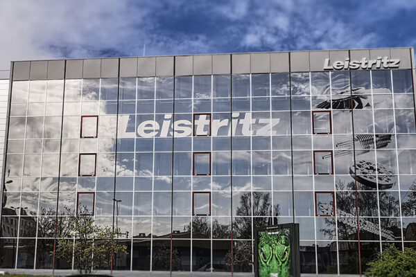 sessner-folierungen-07 Glas-Fassade mit Logo Folierung